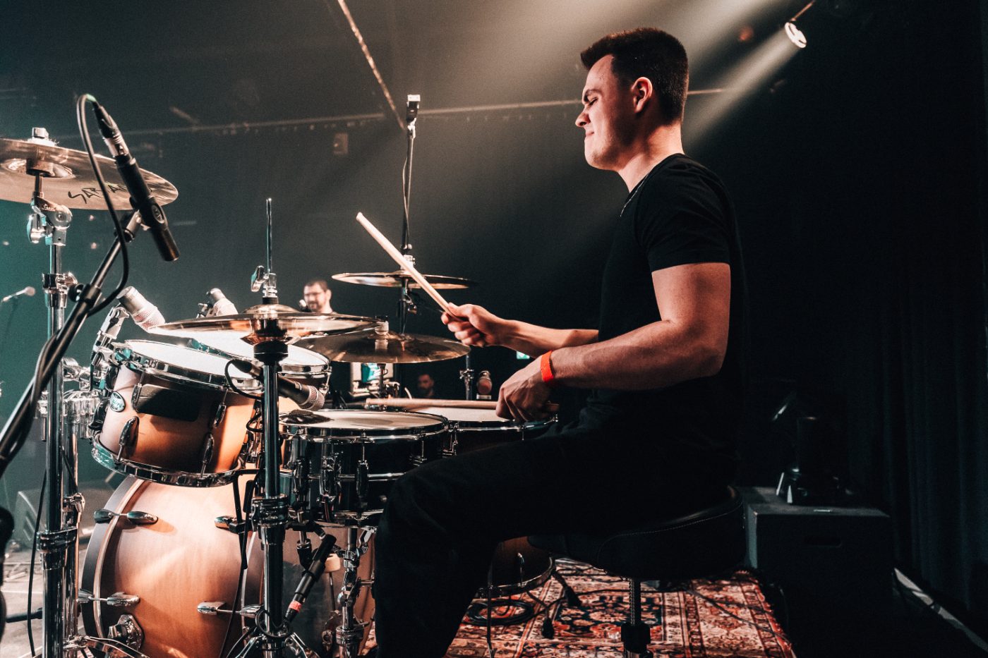 Dennis Aubele live am Drumset im Roxy