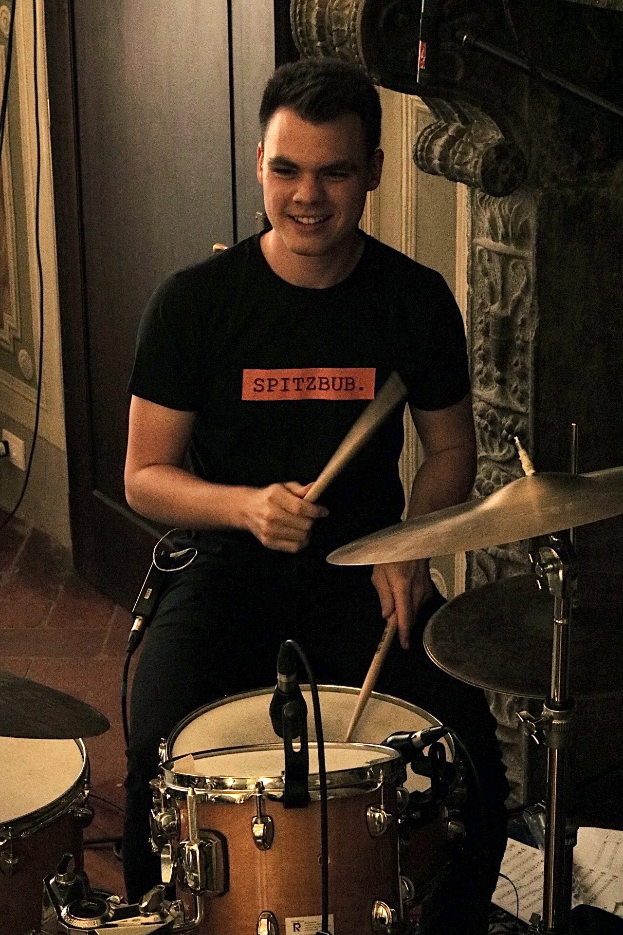Dennis Aubele bei einem Konzert